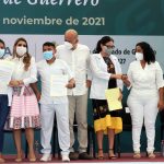 Atestigua Abelina López entrega de contratos a Trabajadores de la Salud