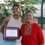 Entrega Abelina López, reconocimiento a joven promesa del basquetbol
