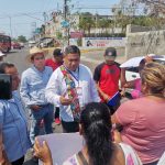 Atienden funcionarios de la CAPAMA a habitantes de El Coloso