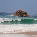 Emite gobierno de Abelina López Rodríguez aviso por mar de fondo en playas de Acapulco