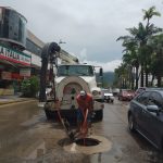 Mantiene CAPAMA, brigada emergente de reparación de fugas de agua potable y desazolve de pozos de visita