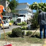 Mejora Gobierno Municipal imagen de camellón de la carretera Cayaco-Puerto Marqués