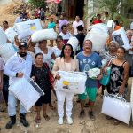 Entrega Abelina López Rodríguez donativos a damnificados de colonia Libertad