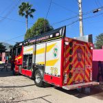 Sofocan bomberos de Acapulco incendio en vivienda en Ciudad Renacimiento.