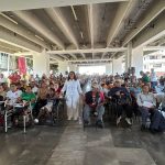 Entrega Gobierno Abelina López Rodríguez apoyos económicos a personas con discapacidad.