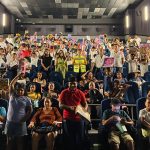 Con cine y regalos celebra DIF Acapulco a niñas y niños.