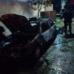 Sofoca Bomberos de Acapulco incendio de vehículo y motocicleta en La Antorcha Revolucionara