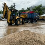 Limpia Gobierno de Abelina López Rodríguez arrastre pluvial en Navidad de Llano Largo