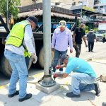 Coloca Gobierno Municipal nuevo semáforo en la Costera Miguel Alemán.