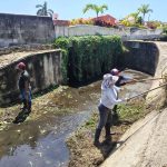 Actúa Gobierno de Acapulco con limpieza permanente de canales para prevenir inundaciones
