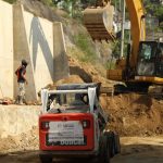 Supervisa Abelina López construcción de muro de contención en Infonavit Alta Progreso