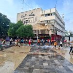 Implementa Servicios Públicos brigada de limpieza en el Zócalo