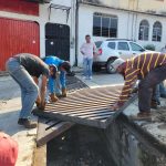 Refuerza Gobierno de Acapulco mantenimiento urbano de rejillas pluviales