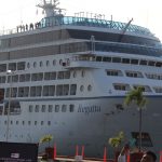Arriba a Acapulco el MS Regatta con más de 800 personas a bordo