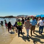 Retira Gobierno de Acapulco más de 20 casas de campaña en la franja de arena