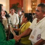 Seguridad y certeza jurídica llegan a familias acapulqueñas con la entrega de 300 escrituras