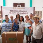 Lleva Abelina López Cabildo Abierto a Santa Cruz y atiende planteamientos ciudadanos