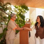 Con playas limpias y presencia en hoteles, Abelina López da la bienvenida a turistas