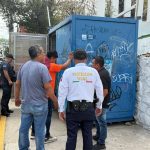 Libera Vía Pública banquetas invadidas por casetas en zona Centro y Ruiz Cortines