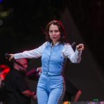 Cautiva Majo Aguilar a jóvenes acapulqueños con noche de mariachi y banda