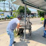 Libera Gobierno de Acapulco avenida Ruiz Cortines de obstáculos en banquetas